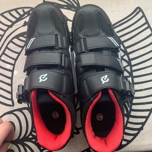 Peloton Cycling Shoes: Size 8/38 (fits size 7)